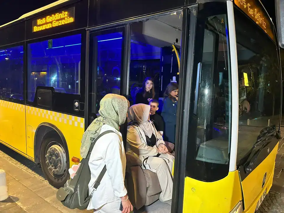 Antalya Sokaklarında İETT Otobüsü Turu 2